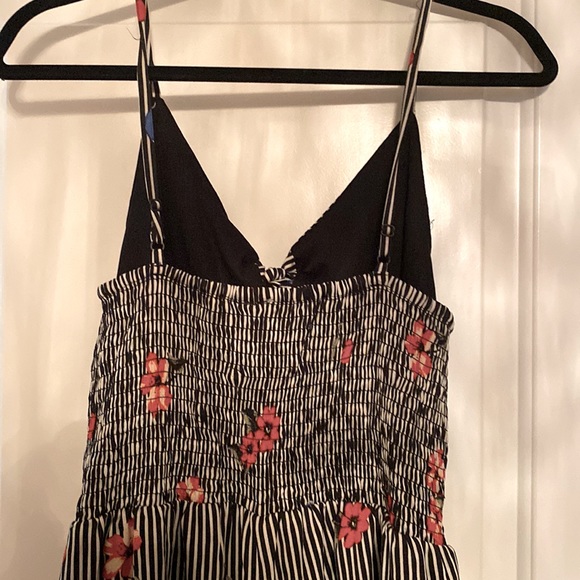 Cute 3/4 Pant Romper - Picture 4 of 4